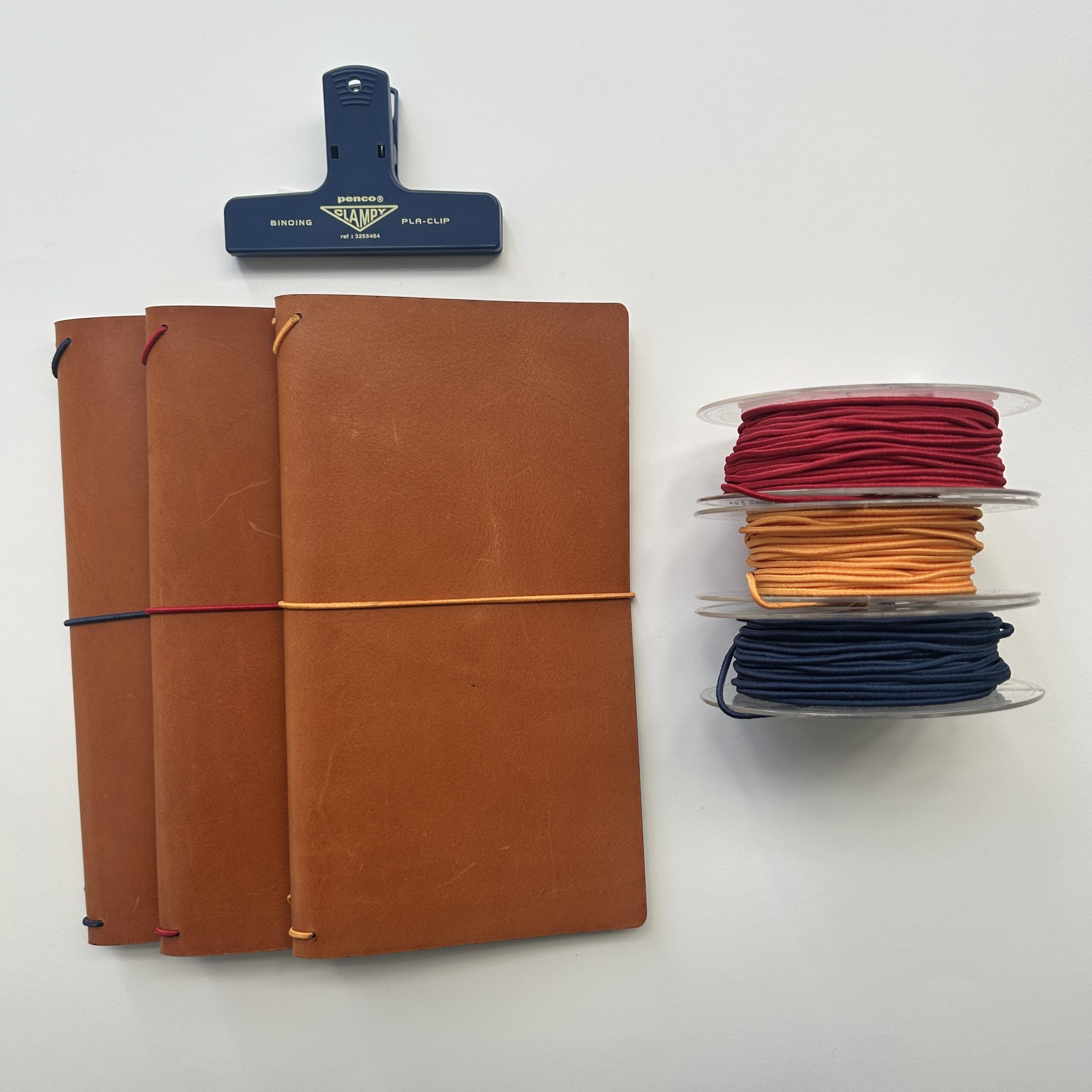 Funda de piel El 18 by… tamaño Traveler -marrón coñac-