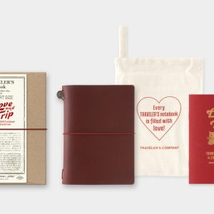 TRAVELER’S notebook Passport Size LOVE AND TRIP Red