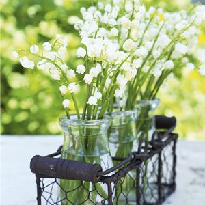 Tarjeta de felicitación con sobre Foto flores blancas decorando mesa de celebración 5,5*8,5cm